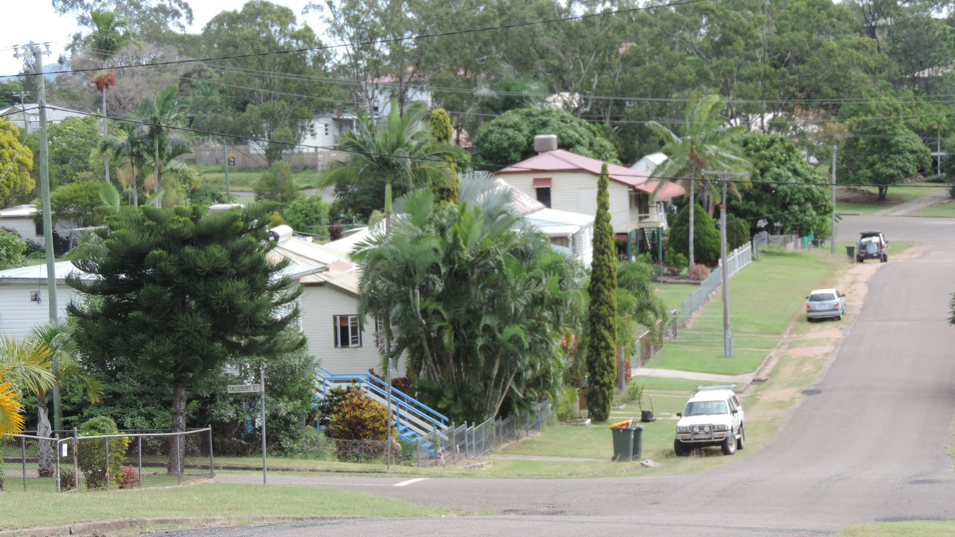 Is Mount Larcom, QLD a good place to live?