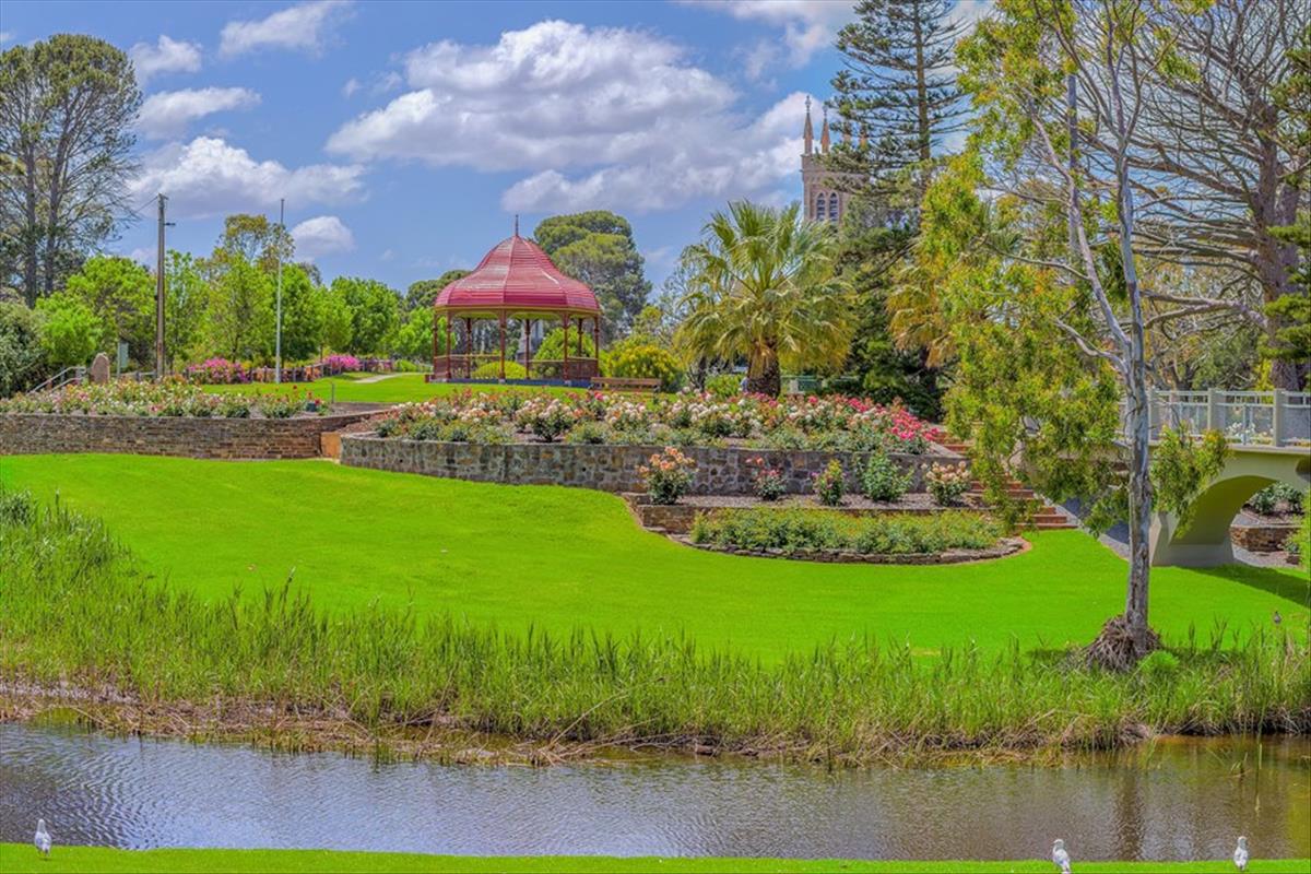Is Strathalbyn, SA a good place to live?