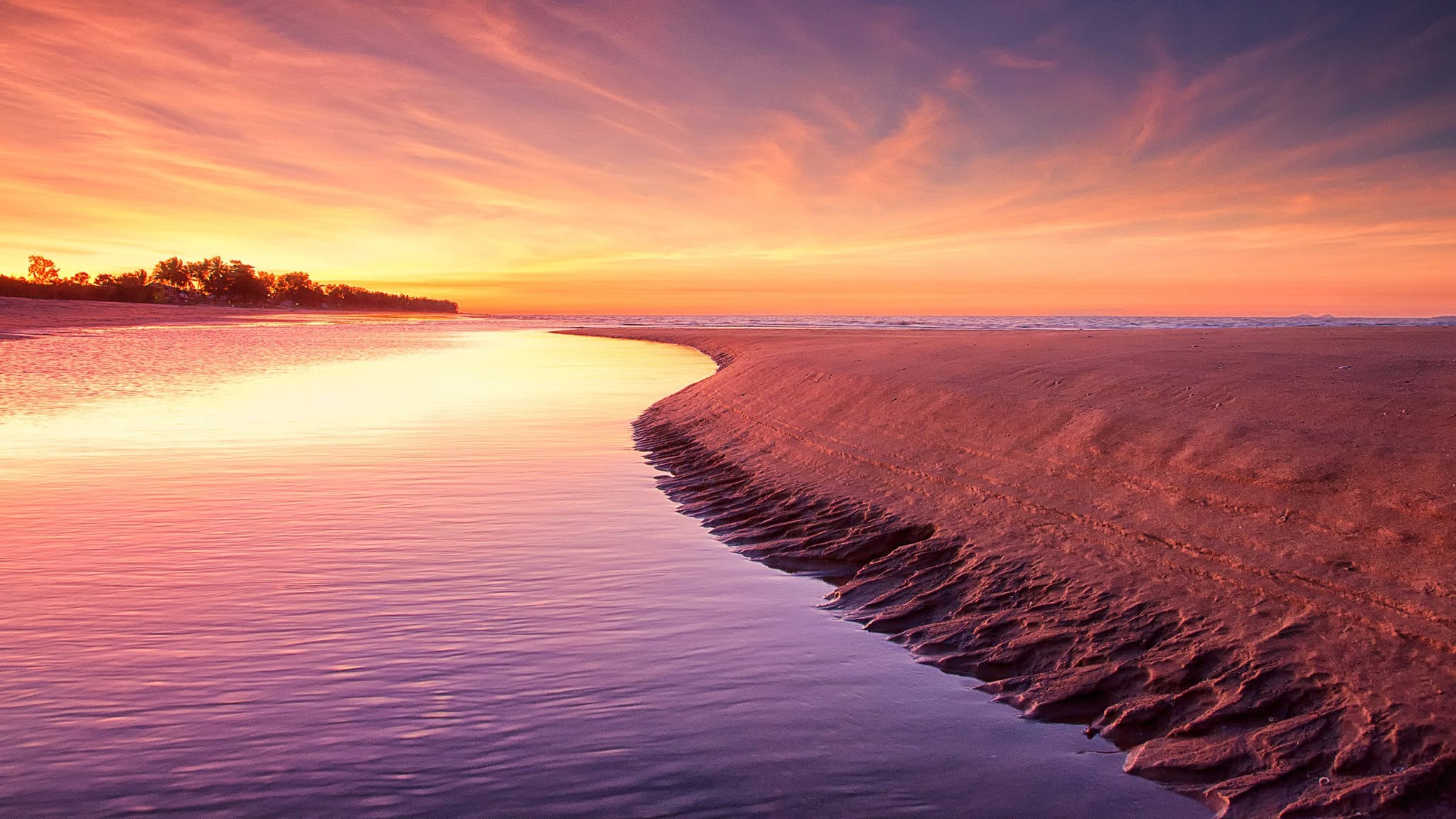 Is Saunders Beach, QLD a good place to live?