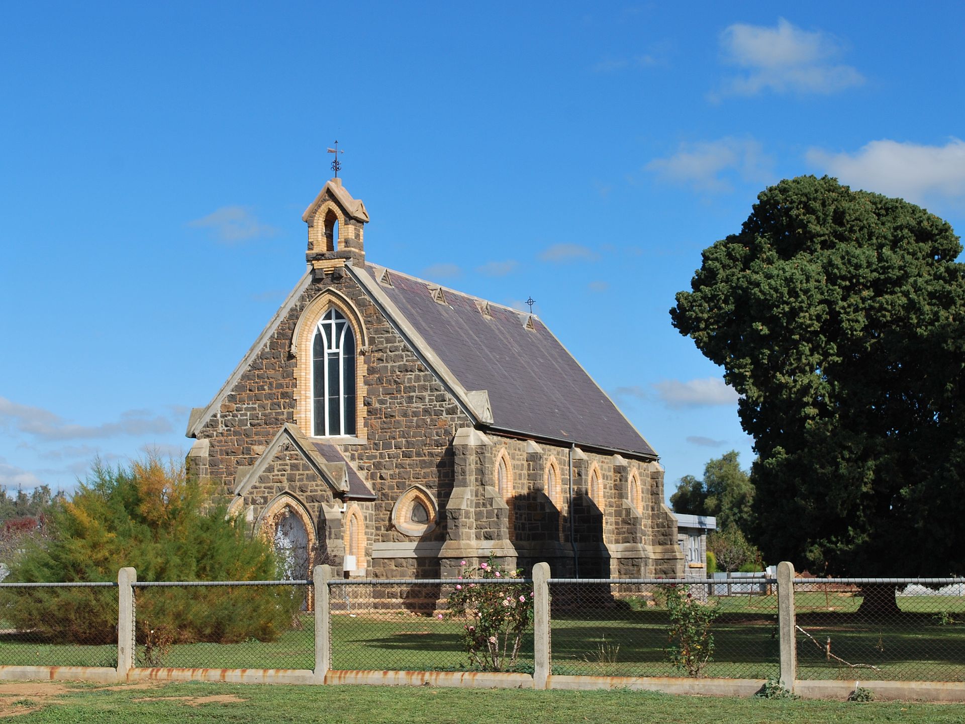 Is Carisbrook, VIC a good place to live?