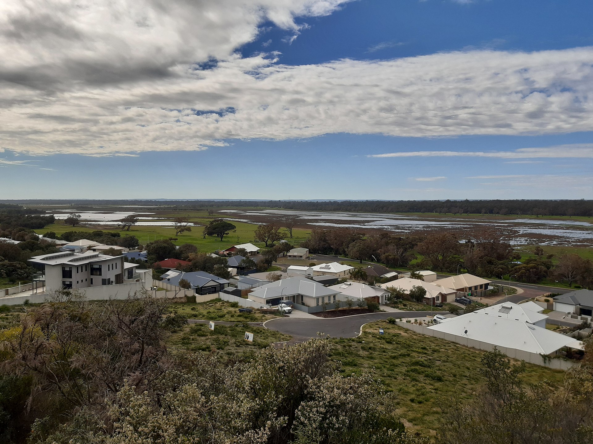 Is Peppermint Grove Beach, WA a good place to live?